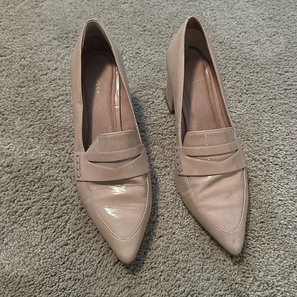 Halogen beige heeled loafers